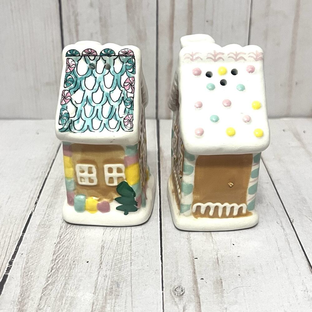 Transpac Gingerbread House Salt & Pepper Shaker Set Christmas Holiday - Picture 2 of 7